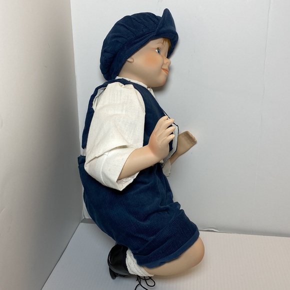 Vintage  LARGER COLLECTIBLE PORCELAIN DOLL BY DZL.BOY - Picture 4 of 6